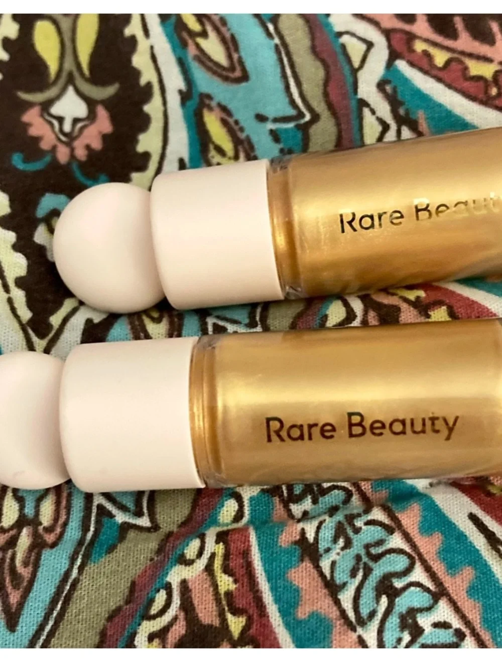 Rare Beauty Liquid Highlighter in Outshine